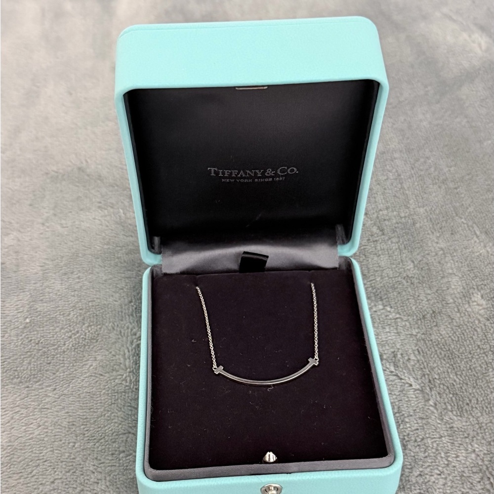 Tiffany & Co. T Smile necklace Small White Gold